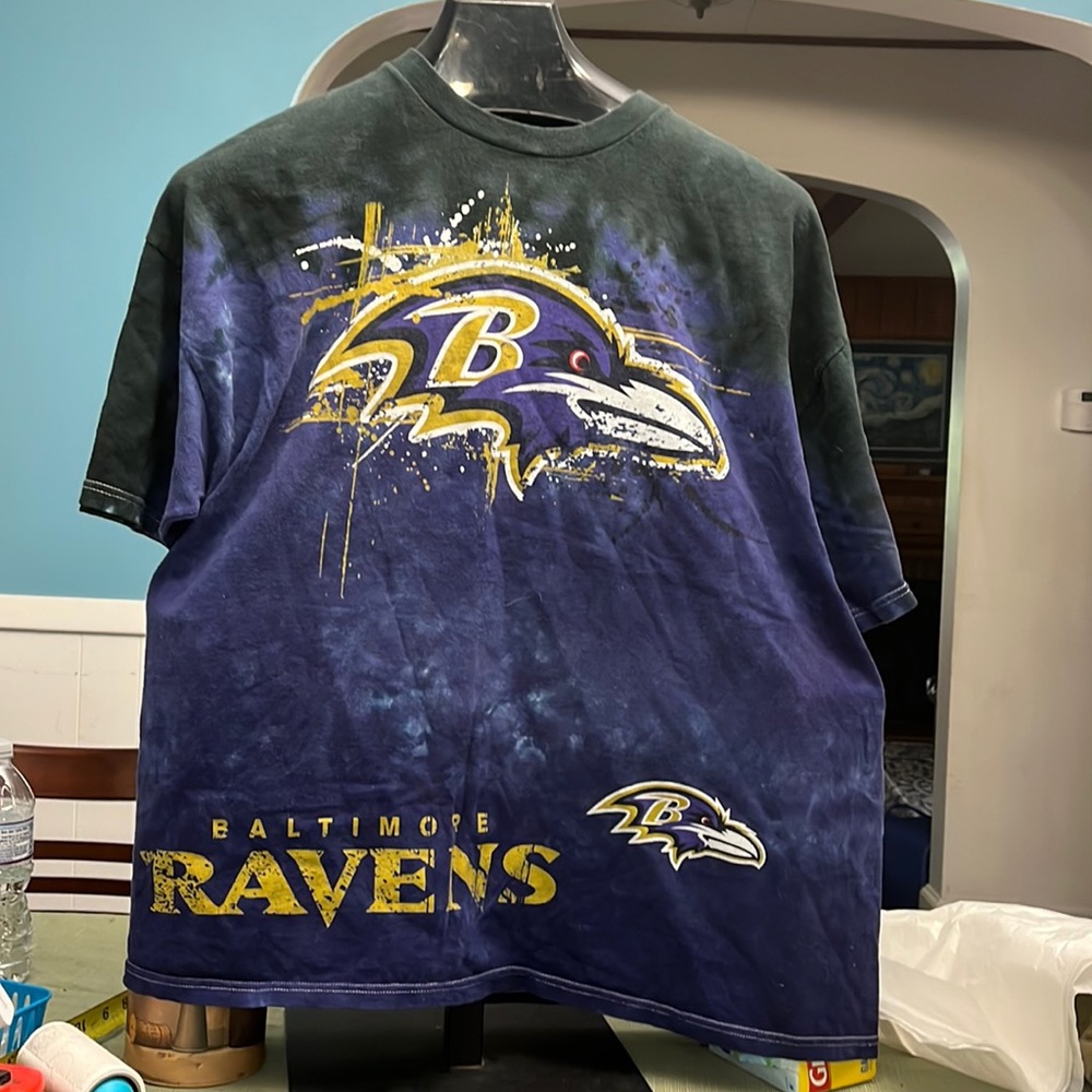 Gently used NFL BALTIMORE RAVENS purple/gold/black/white Men’s 2XL
